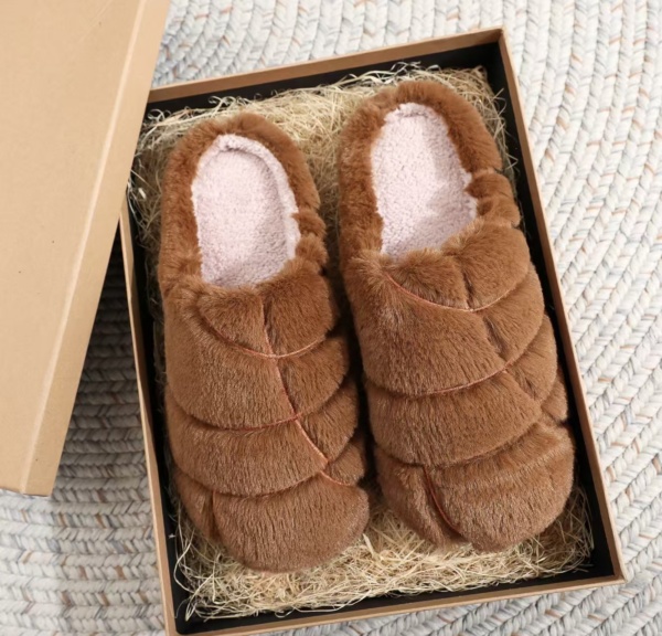 2 Pairs Concha Slippers - Image 3