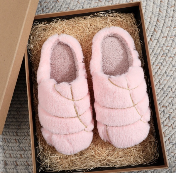 2 Pairs Concha Slippers - Image 9